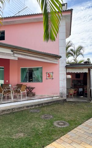 Casa à venda com 257m², 3 quartos e 3 vagas Casa à venda com 257m², 3 quartos e 3 vagasÁrea - Piscina