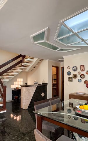 Casa à venda com 257m², 3 quartos e 3 vagas Casa à venda com 257m², 3 quartos e 3 vagasSala de Jantar