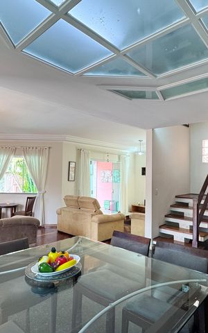 Casa à venda com 257m², 3 quartos e 3 vagas Casa à venda com 257m², 3 quartos e 3 vagasSala de Jantar