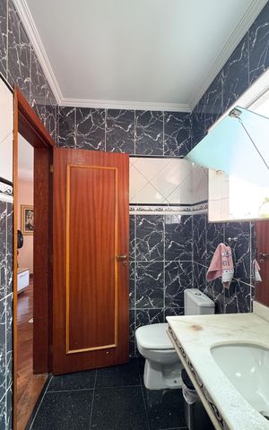 Casa à venda com 257m², 3 quartos e 3 vagas Casa à venda com 257m², 3 quartos e 3 vagasBanheiro - Suíte 1