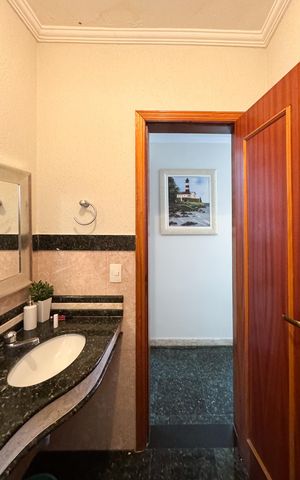 Casa à venda com 257m², 3 quartos e 3 vagas Casa à venda com 257m², 3 quartos e 3 vagasLavabo