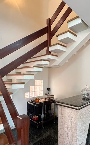 Casa à venda com 257m², 3 quartos e 3 vagas Casa à venda com 257m², 3 quartos e 3 vagasSala de Jantar