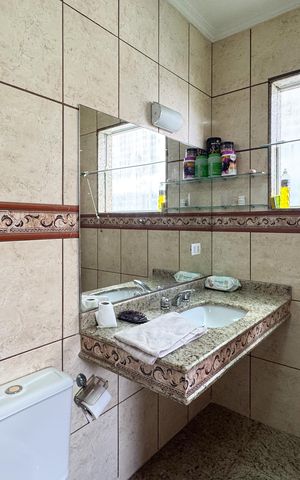 Casa à venda com 257m², 3 quartos e 3 vagas Casa à venda com 257m², 3 quartos e 3 vagasBanheiro - Suíte 3