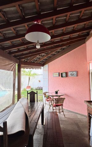 Casa à venda com 257m², 3 quartos e 3 vagas Casa à venda com 257m², 3 quartos e 3 vagasÁrea - Churrasqueira