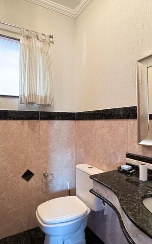 Casa à venda com 257m², 3 quartos e 3 vagas Casa à venda com 257m², 3 quartos e 3 vagasLavabo