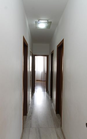 Apartamento para alugar com 360m², 4 quartos e 3 vagasCorredor