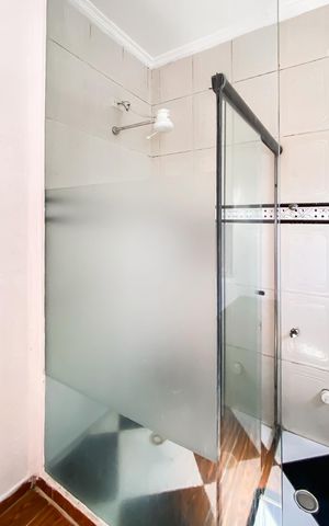 Casa de condomínio para alugar com 45m², 2 quartos e 1 vaga Casa de condomínio para alugar com 45m², 2 quartos e 1 vagaBanheiro da Suíte