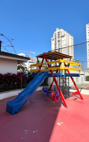 Apartamento para alugar com 220m², 3 quartos e 2 vagas Apartamento para alugar com 220m², 3 quartos e 2 vagasÁrea comum - Playground