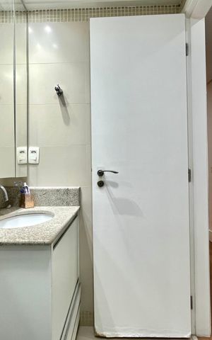 Apartamento para alugar com 220m², 3 quartos e 2 vagas Apartamento para alugar com 220m², 3 quartos e 2 vagasBanheiro da Suíte 1