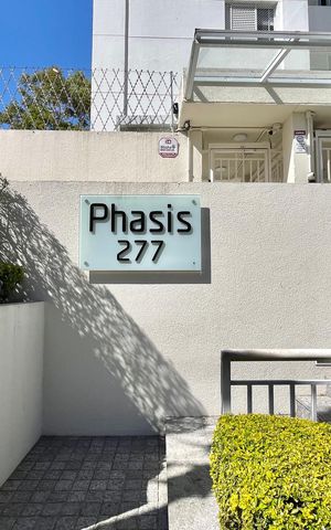 Apartamento para alugar com 220m², 3 quartos e 2 vagas Apartamento para alugar com 220m², 3 quartos e 2 vagasFachada