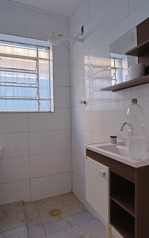 Casa para alugar com 100m², 2 quartos e 2 vagasBanheiro