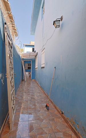 Casa para alugar com 100m², 2 quartos e 2 vagasCorredor