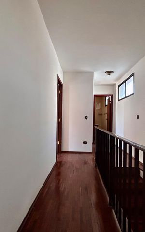 Casa para alugar com 140m², 3 quartos e 3 vagas Casa para alugar com 140m², 3 quartos e 3 vagasCorredor