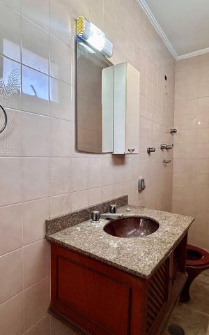 Casa para alugar com 140m², 3 quartos e 3 vagas Casa para alugar com 140m², 3 quartos e 3 vagasBanheiro