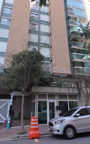 Apartamento para alugar com 165m², 3 quartos e 3 vagasFachada
