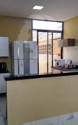 Casa à venda com 70m², 2 quartos e 2 vagas