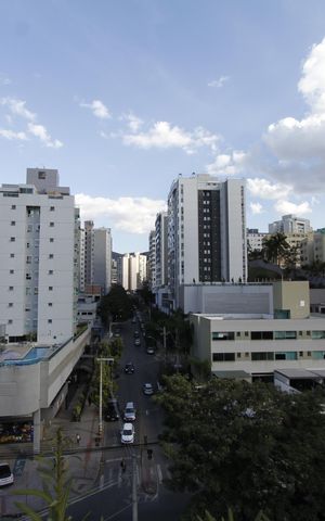 Apartamento à venda com 220m², 3 quartos e 3 vagasVista