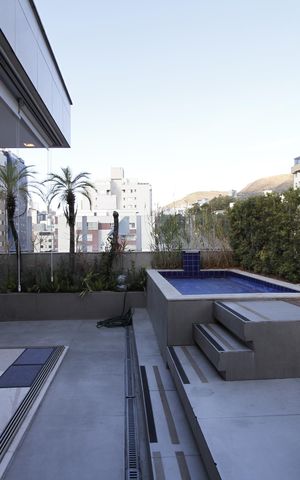 Apartamento à venda com 220m², 3 quartos e 3 vagasPiscina