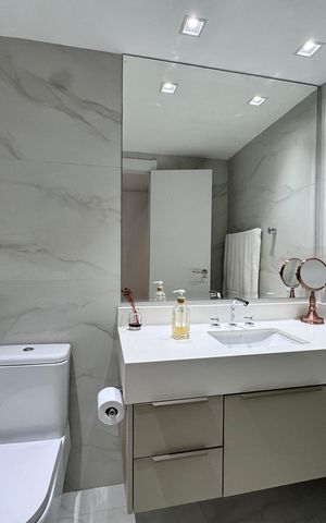 Apartamento à venda com 314m², 4 quartos e 3 vagas Apartamento à venda com 314m², 4 quartos e 3 vagasBanheiro da Suíte 4