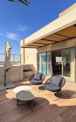 Apartamento à venda com 314m², 4 quartos e 3 vagas Apartamento à venda com 314m², 4 quartos e 3 vagasTerraço