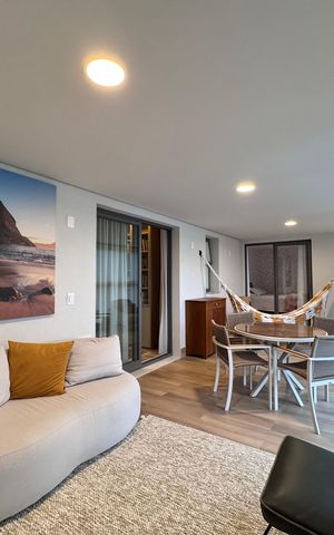 Apartamento à venda com 314m², 4 quartos e 3 vagas Apartamento à venda com 314m², 4 quartos e 3 vagasVaranda
