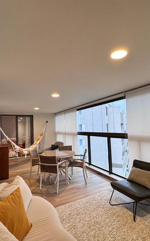 Apartamento à venda com 314m², 4 quartos e 3 vagas Apartamento à venda com 314m², 4 quartos e 3 vagasVaranda