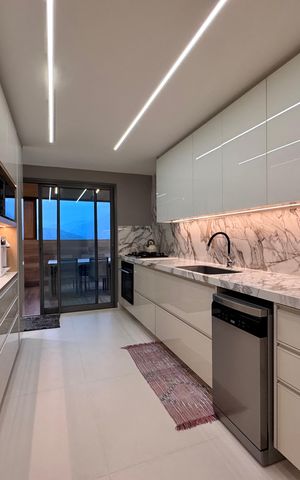 Apartamento à venda com 314m², 4 quartos e 3 vagas Apartamento à venda com 314m², 4 quartos e 3 vagasCozinha
