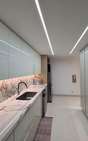 Apartamento à venda com 314m², 4 quartos e 3 vagas Apartamento à venda com 314m², 4 quartos e 3 vagasCozinha