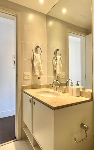 Apartamento para alugar com 97m², 3 quartos e 2 vagas Apartamento para alugar com 97m², 3 quartos e 2 vagasBanheiro Corredor