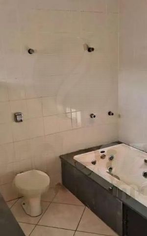 Casa à venda com 245m², 4 quartos e 5 vagas