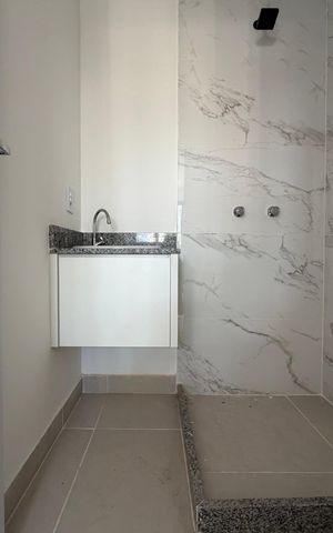 Apartamento à venda com 62m², 2 quartos e 1 vaga Apartamento à venda com 62m², 2 quartos e 1 vagaBanheiro da suíte
