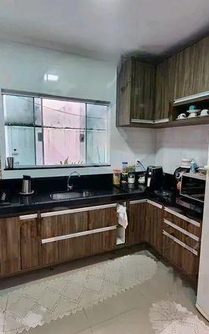 Casa à venda com 160m², 5 quartos e 4 vagas