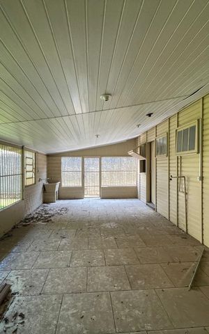 Casa à venda com 60m², 2 quartos e 2 vagas