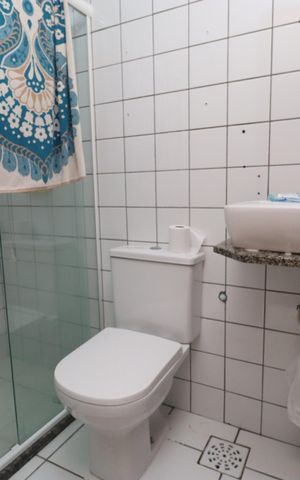 Casa de condomínio para alugar com 140m², 3 quartos e 2 vagas Casa de condomínio para alugar com 140m², 3 quartos e 2 vagasBanheiro da Suíte
