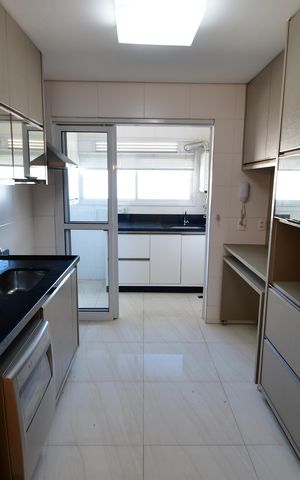 Apartamento para alugar com 109m², 2 quartos e 2 vagasCozinha