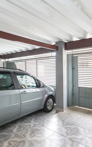 Casa à venda com 360m², 4 quartos e 3 vagas Casa à venda com 360m², 4 quartos e 3 vagasGaragem