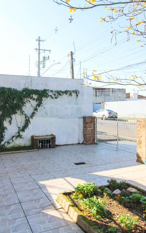 Casa à venda com 520m², 4 quartos e 2 vagas Casa à venda com 520m², 4 quartos e 2 vagasÁrea externa
