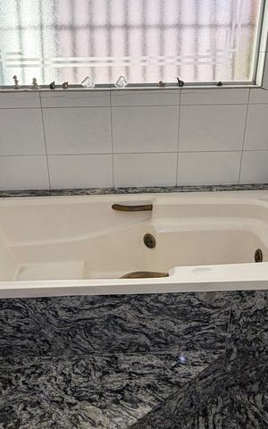 Casa para alugar com 200m², 4 quartos e 2 vagasBanheiro Social