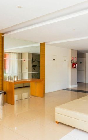 Apartamento à venda com 130m², 3 quartos e 2 vagas Apartamento à venda com 130m², 3 quartos e 2 vagasHall social