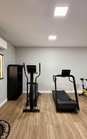 Apartamento à venda com 64m², 2 quartos e 1 vaga Apartamento à venda com 64m², 2 quartos e 1 vagaAcademia