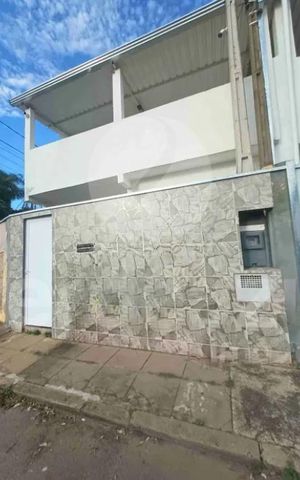 Casa à venda com 93m², 4 quartos e 2 vagas