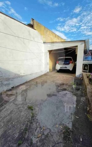 Casa à venda com 93m², 4 quartos e 2 vagas