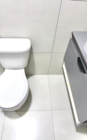 Apartamento à venda com 51m², 2 quartos e 1 vaga Apartamento à venda com 51m², 2 quartos e 1 vagaBanheiro