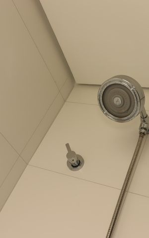 Apartamento à venda com 93m², 3 quartos e 2 vagasBanheiro da Suíte 2 - Chuveiro