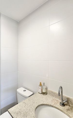 Apartamento à venda com 80m², 2 quartos e 1 vaga Apartamento à venda com 80m², 2 quartos e 1 vagaBanheiro da Suíte 1