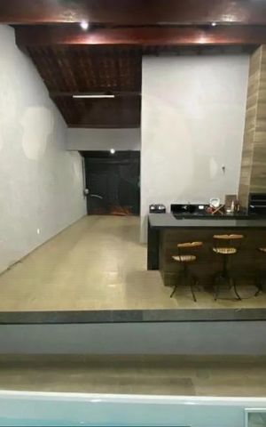 Casa à venda com 70m², 2 quartos e 2 vagas