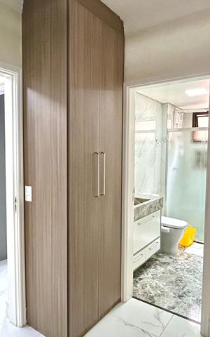 Apartamento à venda com 115m², 2 quartos e 1 vaga Apartamento à venda com 115m², 2 quartos e 1 vagaCloset da suíte