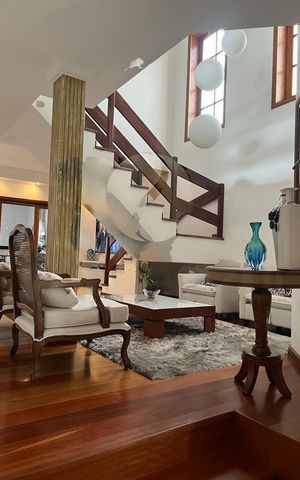 Casa de condomínio à venda com 270m², 4 quartos e 4 vagas