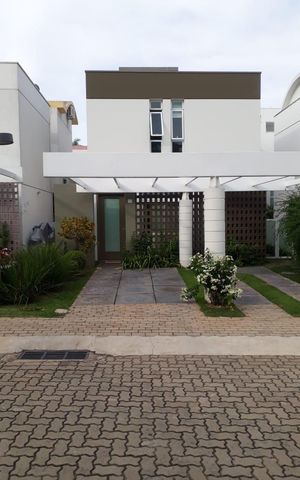 Casa à venda com 140m², 2 quartos e 2 vagasFachada