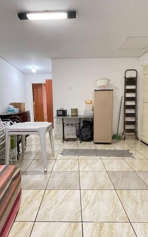 Casa à venda com 600m², 1 quarto e 8 vagas Casa à venda com 600m², 1 quarto e 8 vagasSala